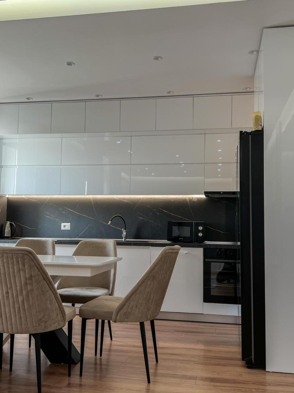 Lux Apartment At Arlis Tirana Exteriér fotografie