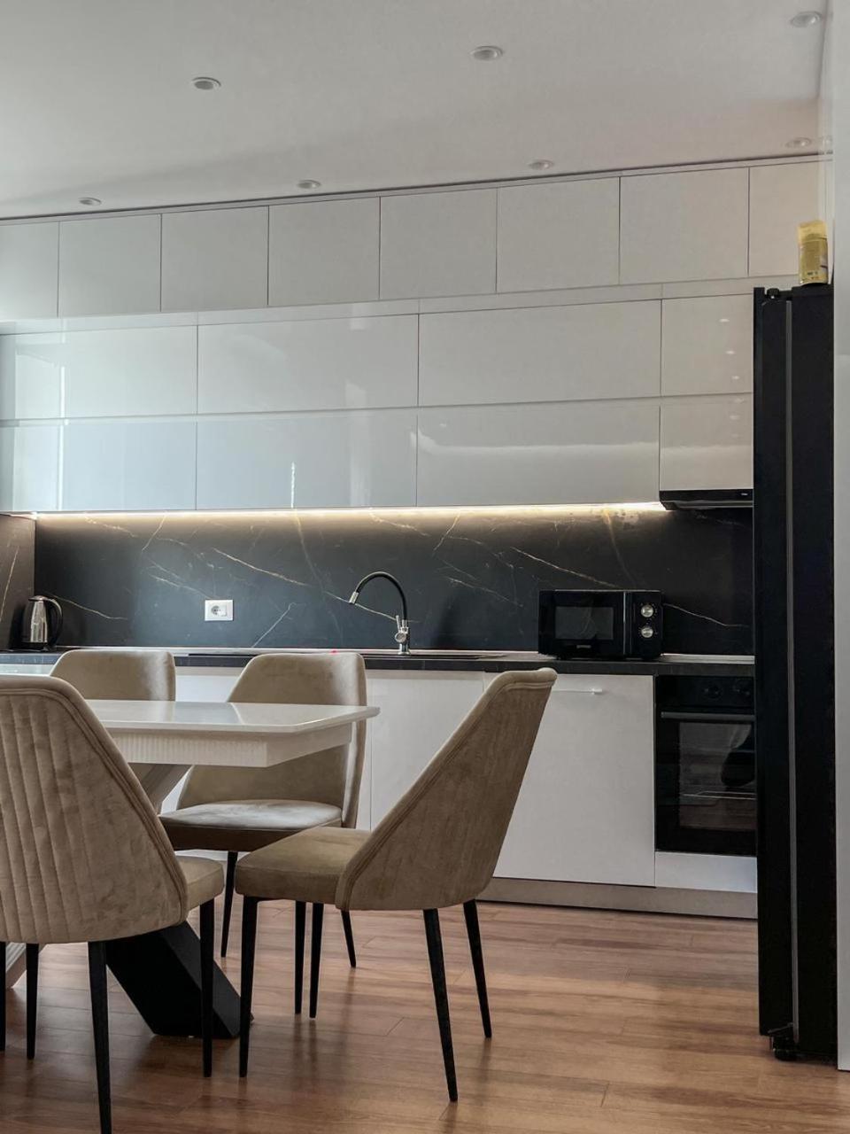 Lux Apartment At Arlis Tirana Exteriér fotografie