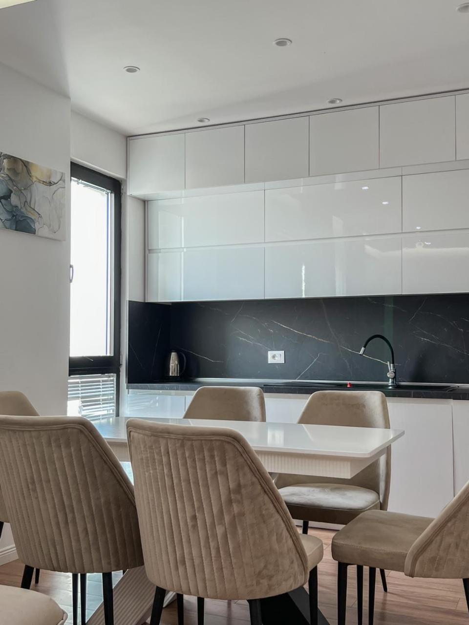 Lux Apartment At Arlis Tirana Exteriér fotografie